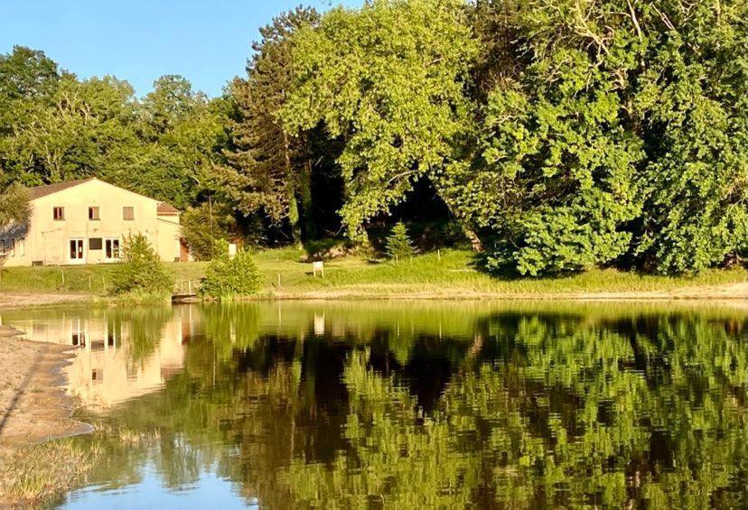 Etang Vallier Resort Brossac Exterior photo