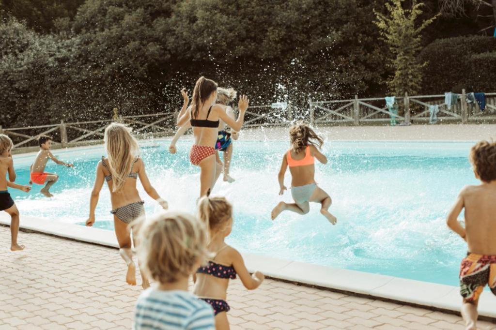 Etang Vallier Resort Brossac Exterior photo