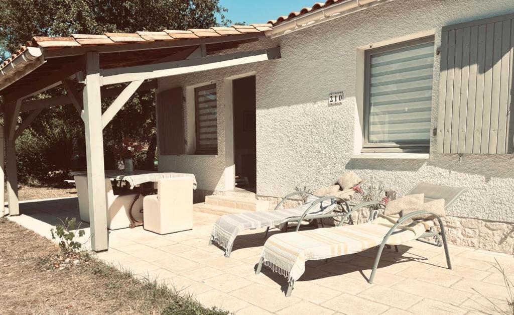 Etang Vallier Resort Brossac Exterior photo