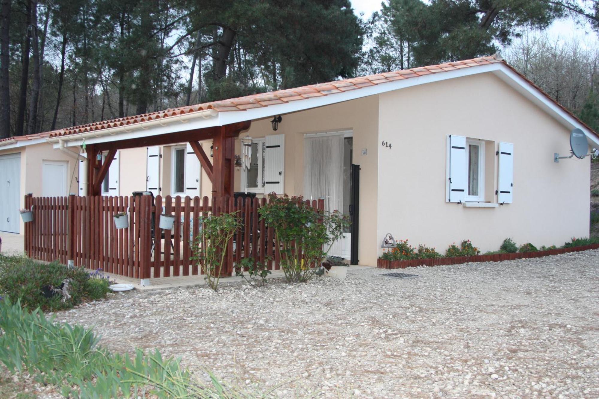 Etang Vallier Resort Brossac Exterior photo